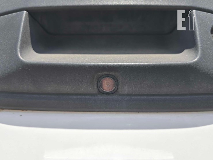 2015-chevrolet-silverado-1500-image-17