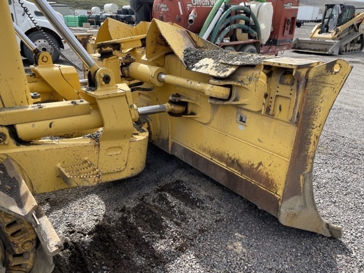 2013-komatsu-d65ex-17-image-10