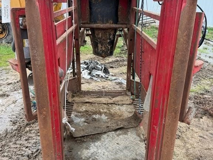 cattle-hoof-trimmer-image-2