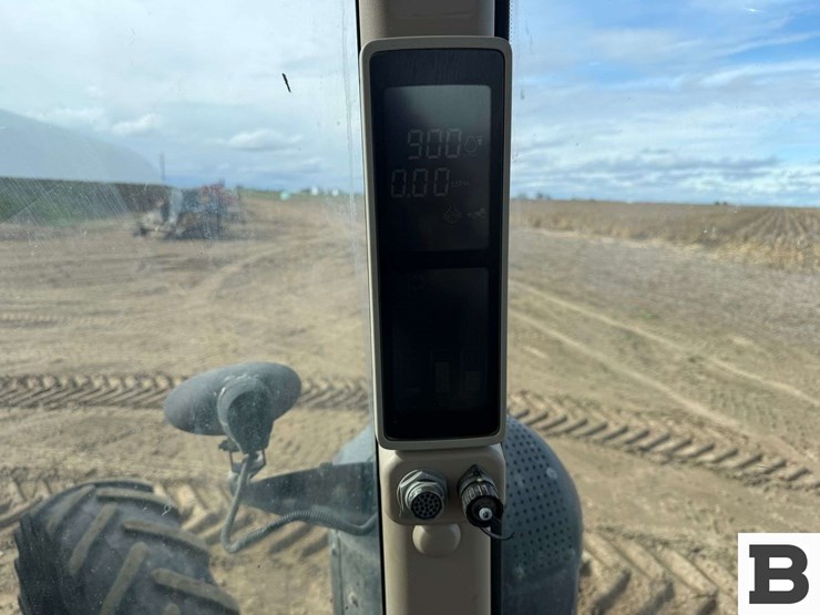 2011-john-deere-8310r-image-69