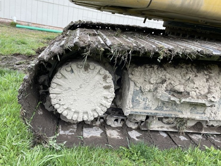 2013-caterpillar-320e-image-23