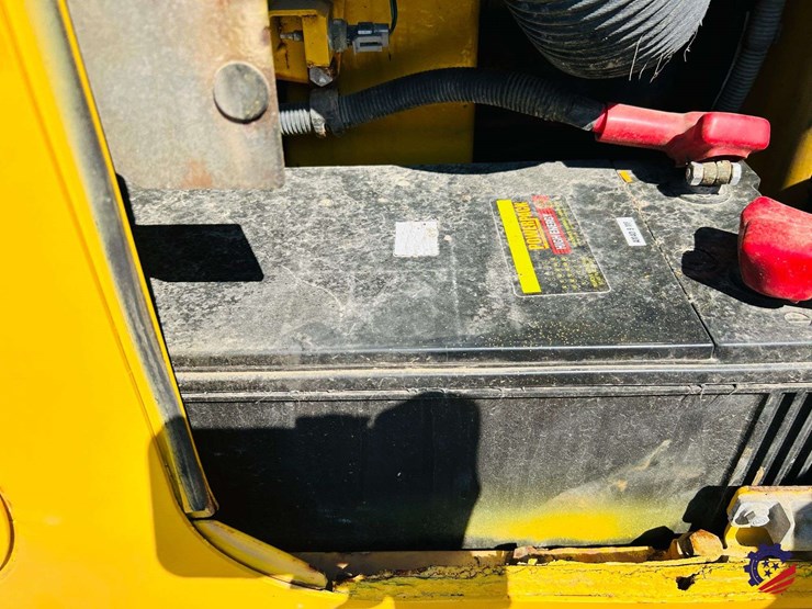 2022-komatsu-d65px-18-image-57