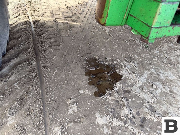 2014-john-deere-8295r-image-29