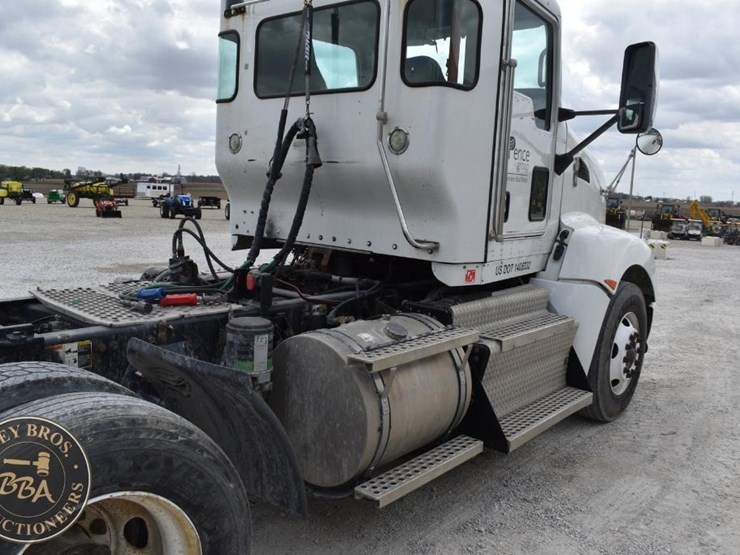 2014-kenworth-t660-image-15