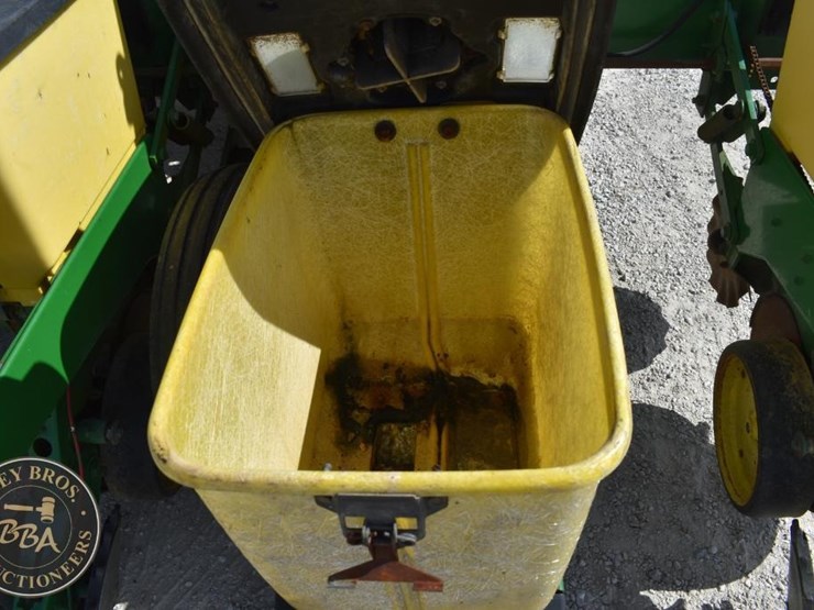 john-deere-7200-image-15