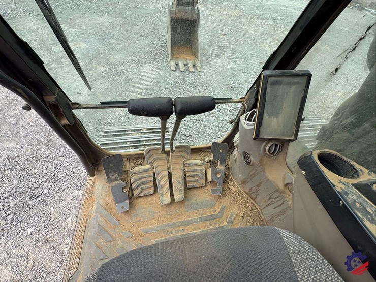 2017-volvo-ec300el-image-77