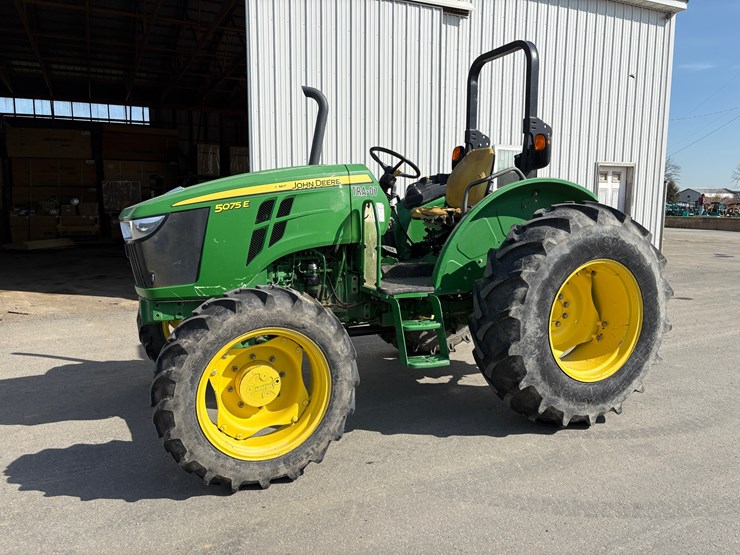 john-deere-5075e-image-1