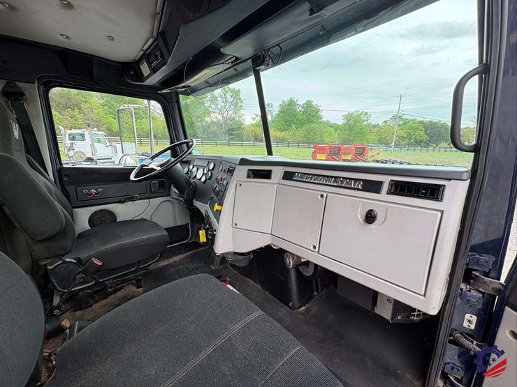 2019-western-star-4700-image-79