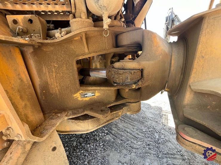 2010-volvo-a40e-image-25