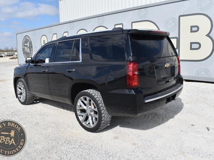 2015-chevrolet-tahoe-ltz-image-3