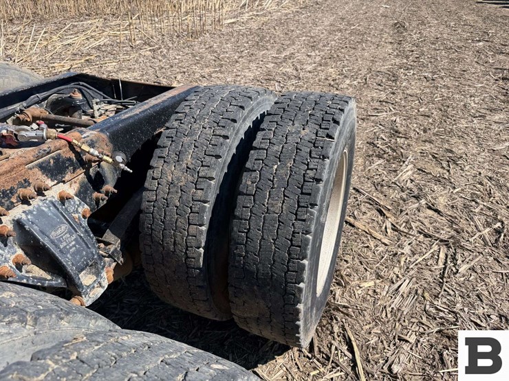 2008-peterbilt-387-image-16