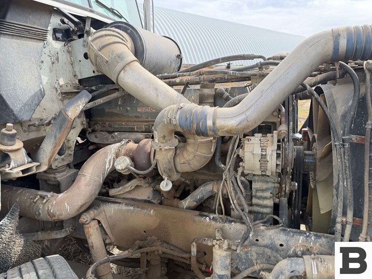 freightliner-tank-truck---non-running-truck-image-16