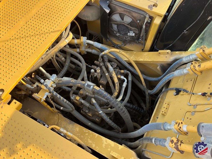 2010-caterpillar-345dl-image-56