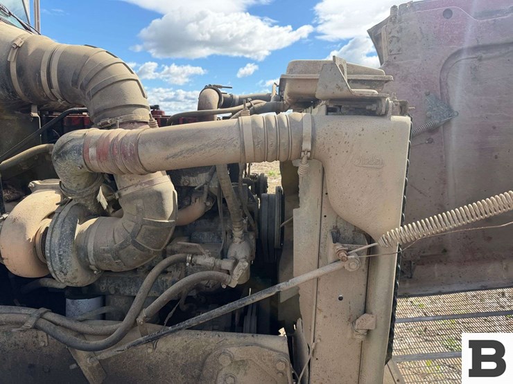 1995-peterbilt-378-image-35