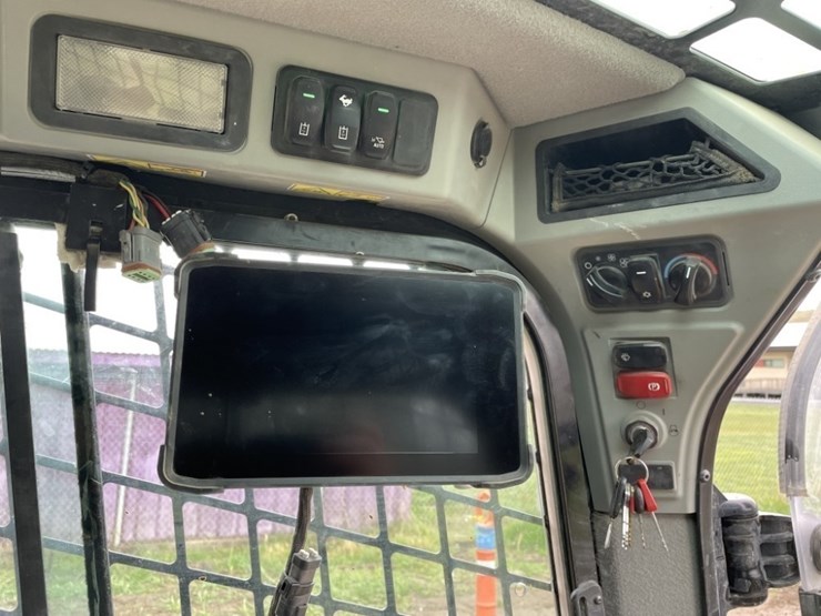 2021-caterpillar-299d3-xe-image-31