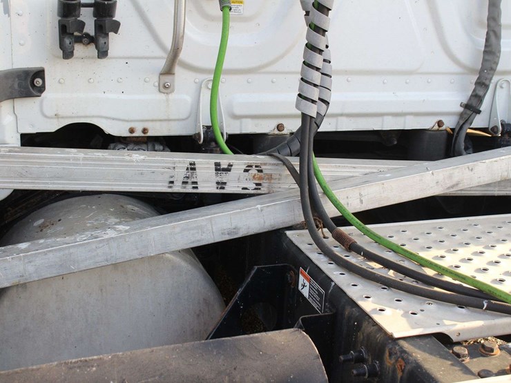 2019-freightliner-cascadia-3akjhhdr0kskr5281-mileage:-image-5