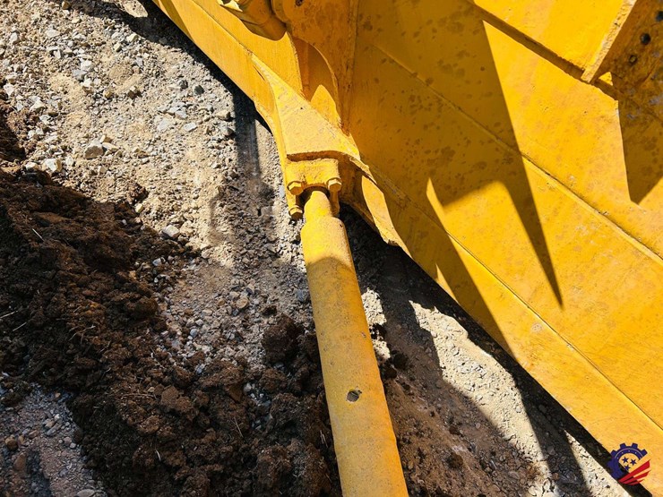 2022-komatsu-d65px-18-image-37