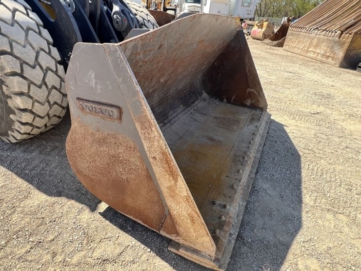 2023-volvo-l70h-wheel-loader-image-11