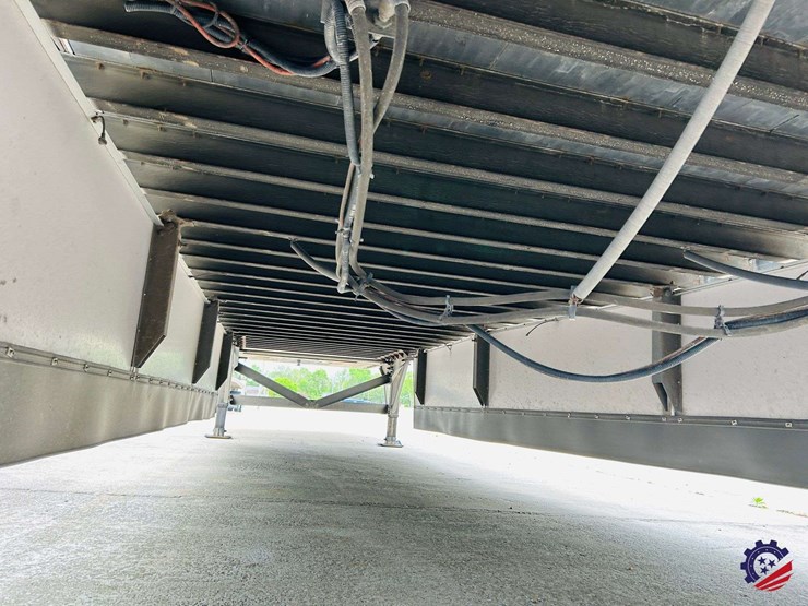 2015-vanguard-53-ft-image-15