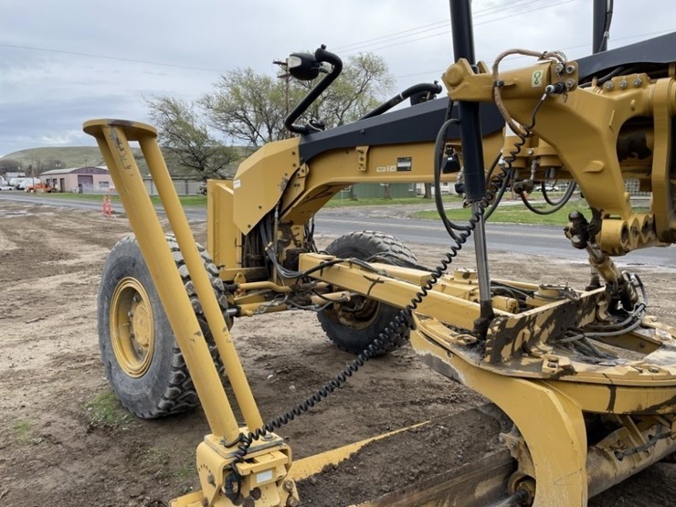 2018-caterpillar-12m3-awd-image-54