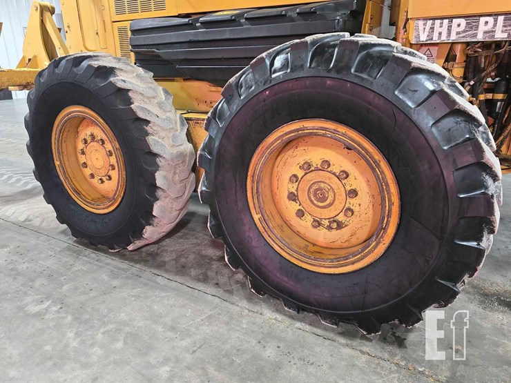 2005-caterpillar-140h-image-30