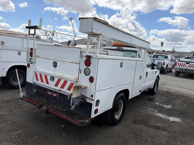 2001-ford-f350-image-3