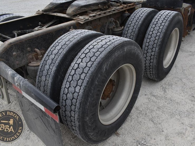 2000-kenworth-t600-image-16