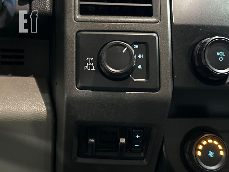 2022-ford-f350-image-24