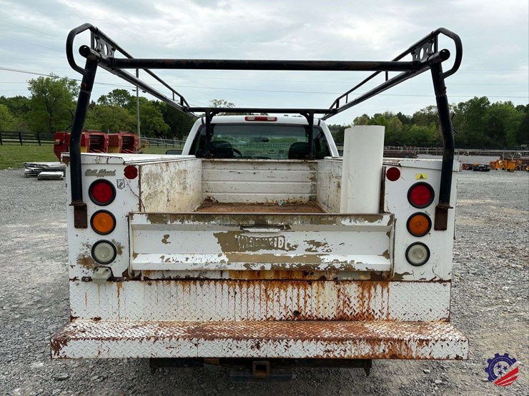 2005-chevrolet-silverado-2500hd-image-29