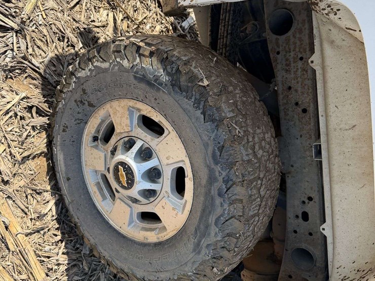 2017-chevrolet-silverado-2500-image-16