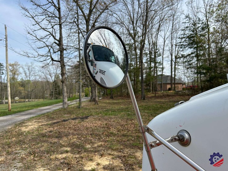 2005-kenworth-t300-image-27