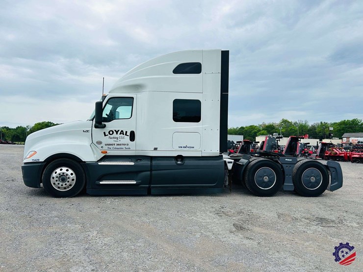 2024-international-lt62f-t/a-truck-tractor-image-3