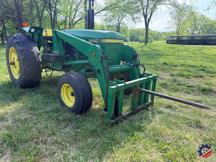 john-deere-2640-image-10