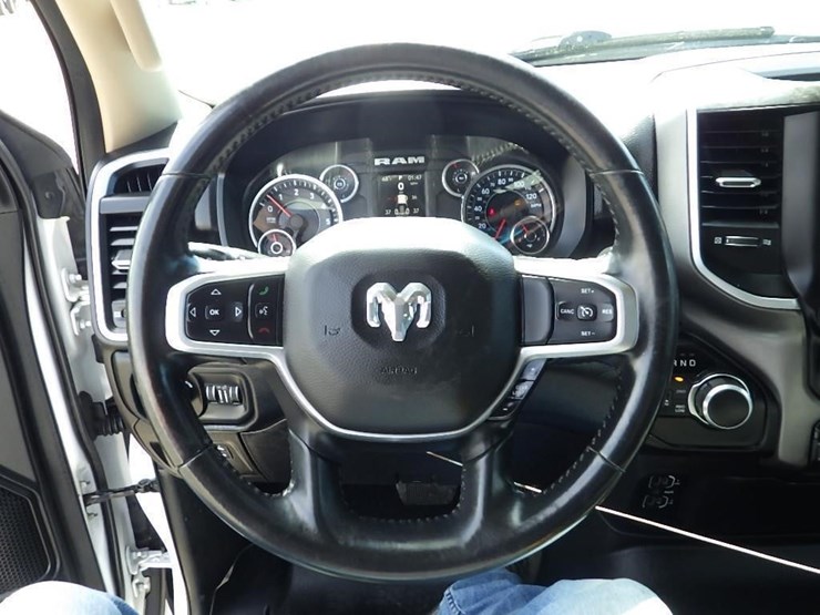 2019-dodge-1500-image-28