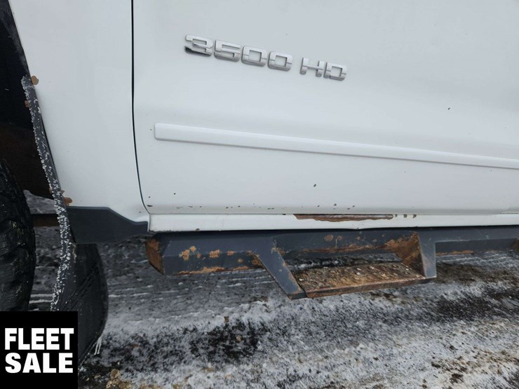 2018-chevrolet-silverado-3500hd-image-50