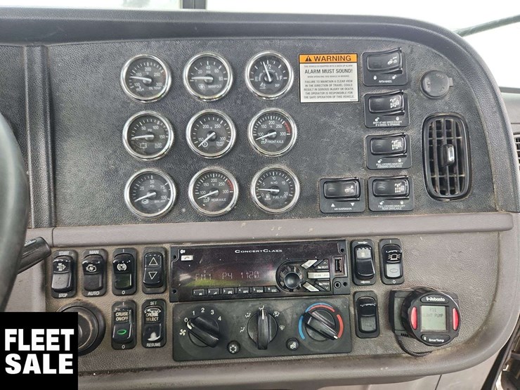 2015-peterbilt-367-image-13