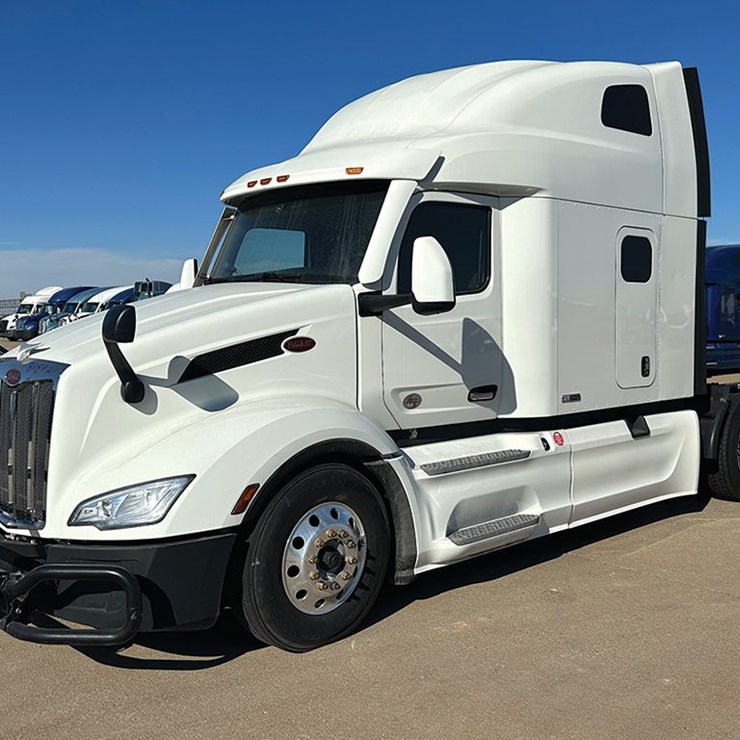 2023 PETERBILT 579