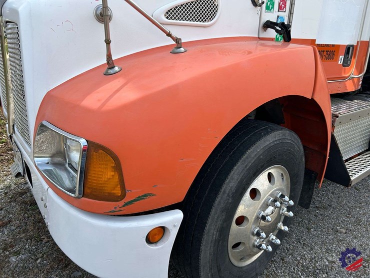 2005-kenworth-t300-image-26