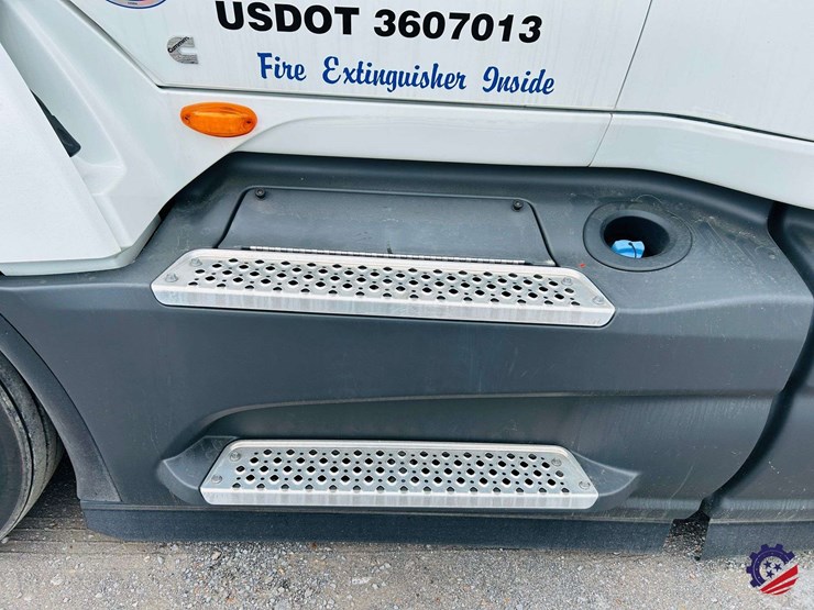 2024-international-lt62f-t/a-truck-tractor-image-21