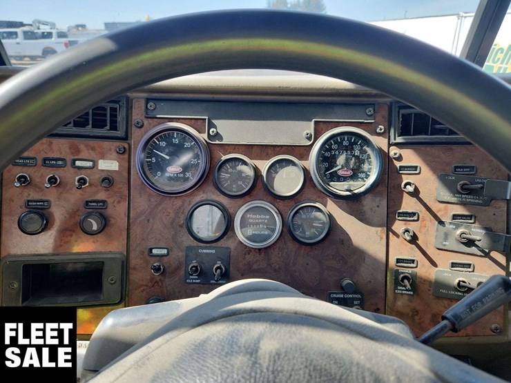 2004-peterbilt-330-image-14