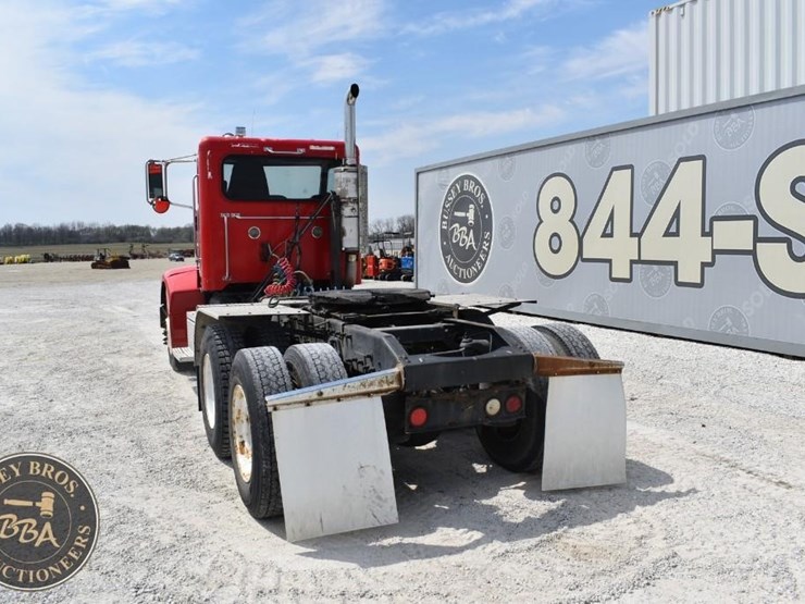 2005-peterbilt-385-image-6