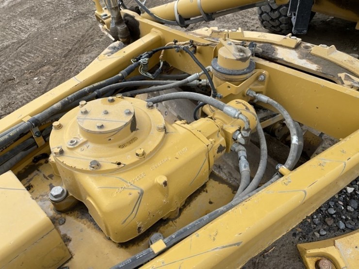 2018-caterpillar-12m3-awd-image-26