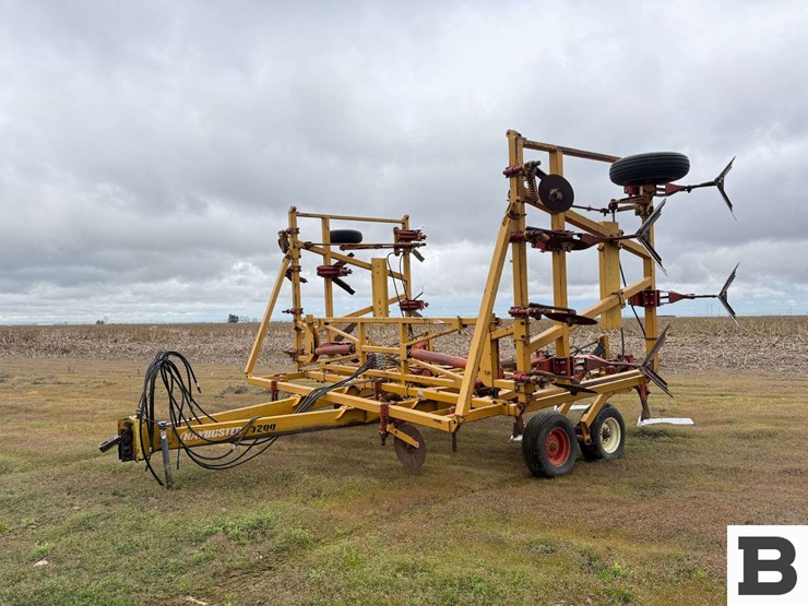 haybuster-3200-image-1