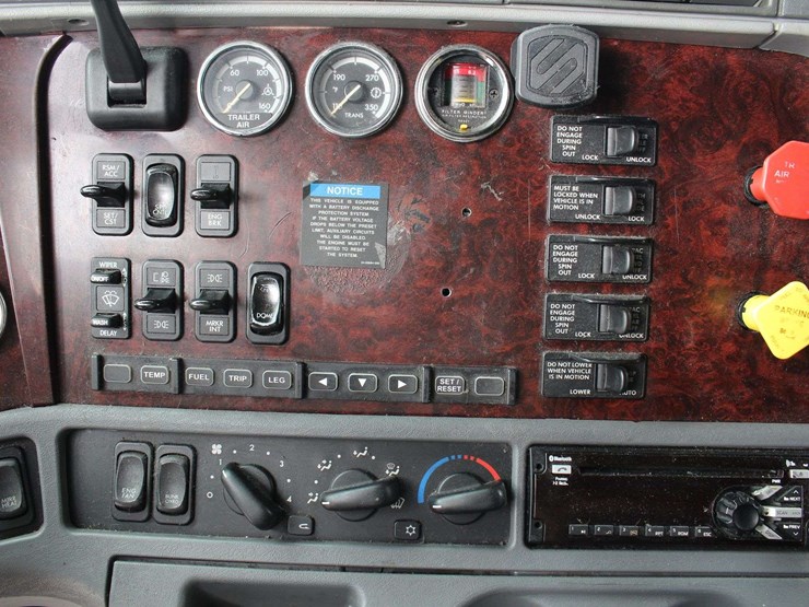 2018-freightliner-glider-3alxfbcg6jdju6496-mileage:-841274-image-35