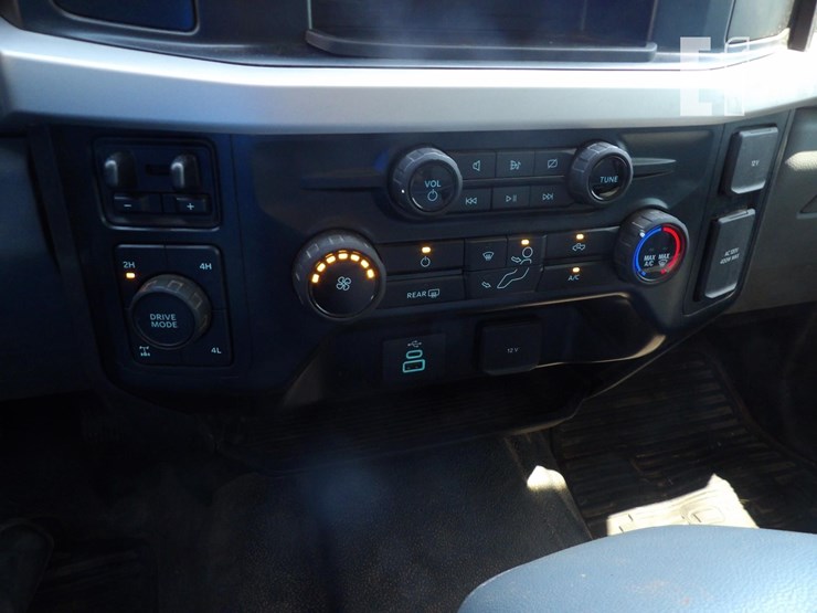 2023-ford-f350-image-17