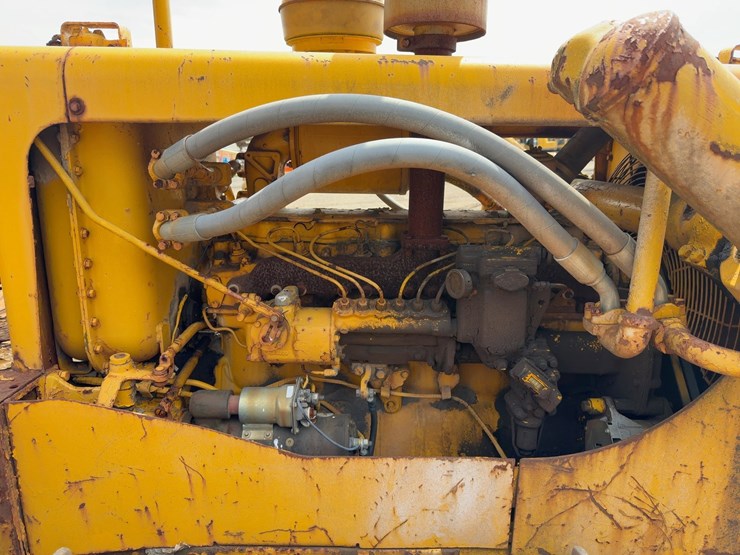 caterpillar-d6-image-12