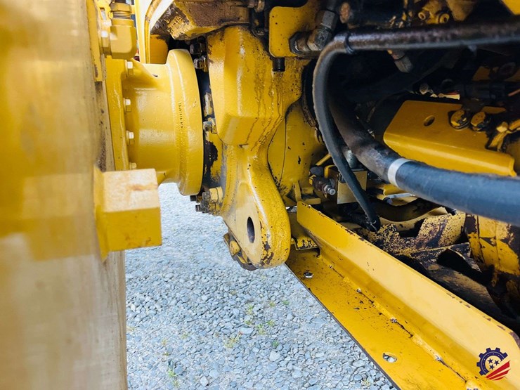 2010-caterpillar-120m-image-64