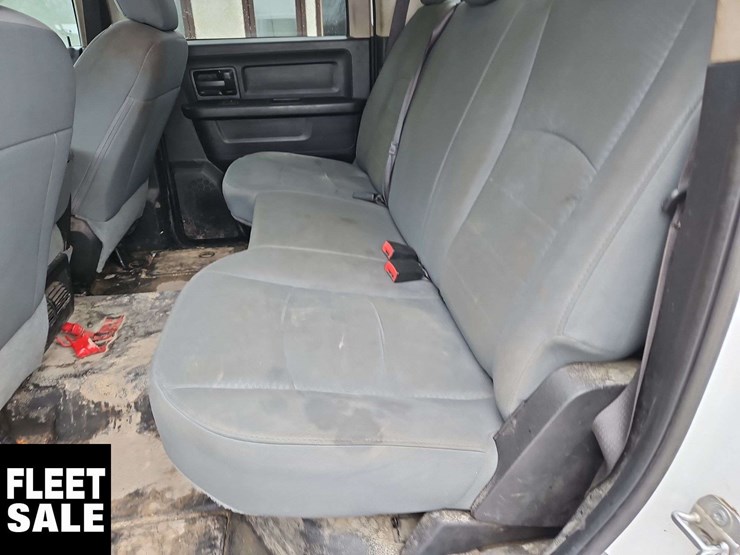 2019-ram-1500-classic-image-21