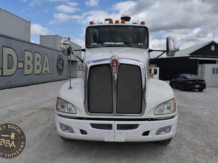 2014-kenworth-t660-image-8
