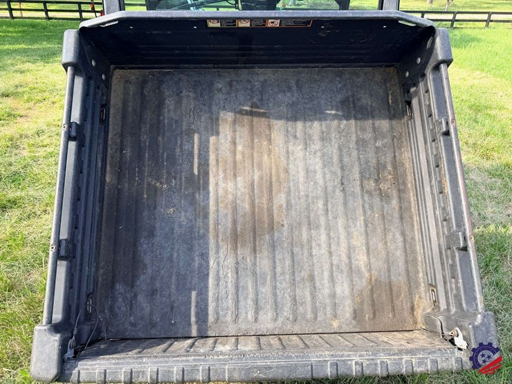 2019-john-deere-gator-xuv-835m-image-45